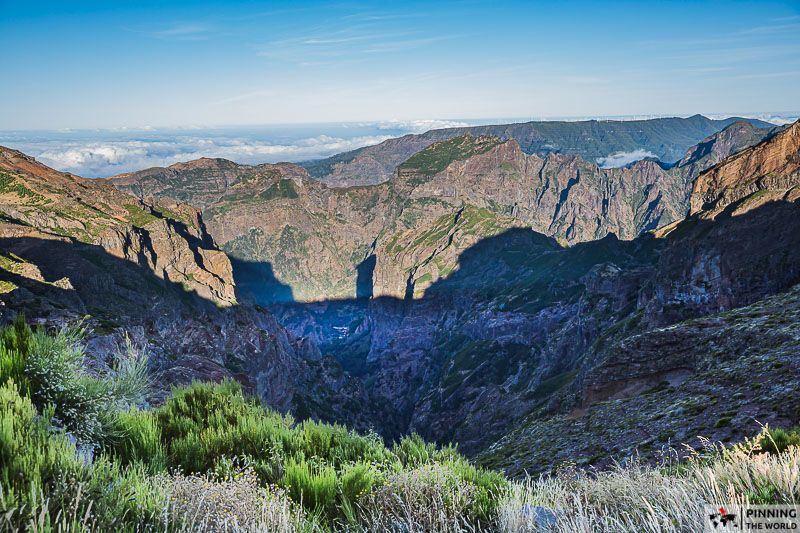 PR1 view of central mountain range near pico arieiro summit